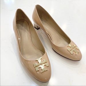 🔸 TORY BURCH Raleigh Patent Logo Pumps Sho…